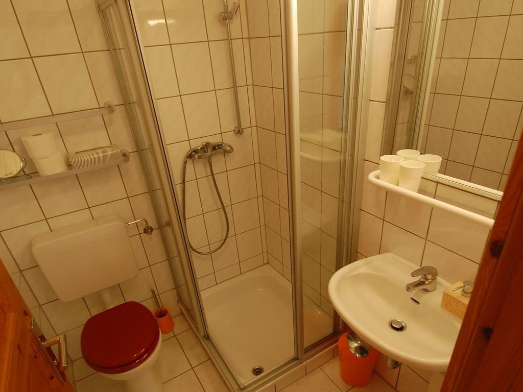 Land Und Leute Apartment Fritzlar Bagian luar foto