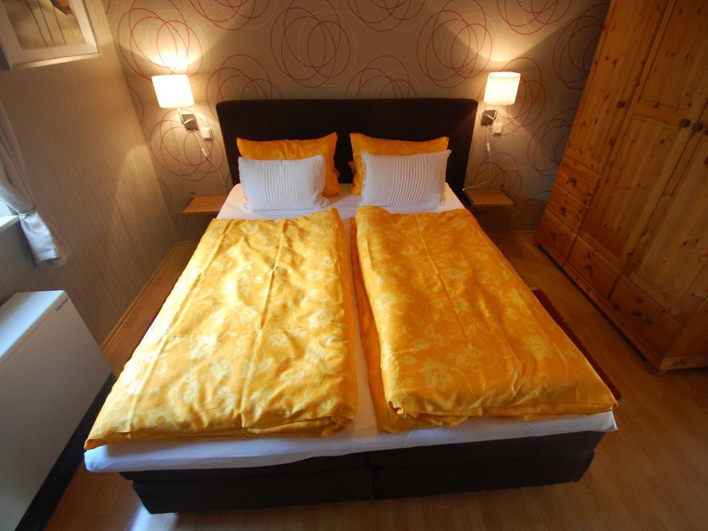 Land Und Leute Apartment Fritzlar Bagian luar foto